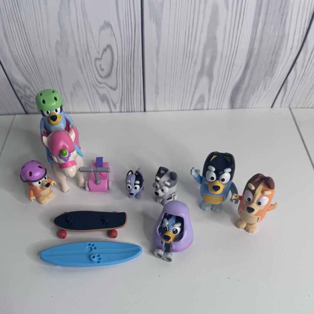 Bluey & Friends- Unicorn,Skate, Scooter, Costume, Muffin Bandit, Chilli, Bingo